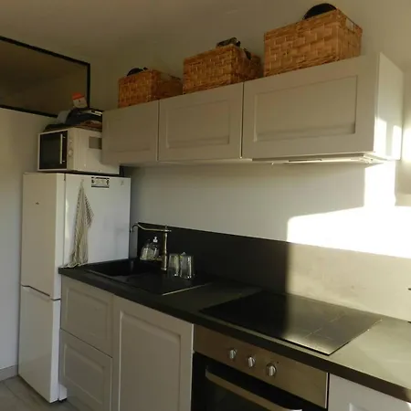 Bormes-les-mimosas, 2 Pieces, 4 Personnes - Fr-1-251-656 Bormes-les-Mimosas